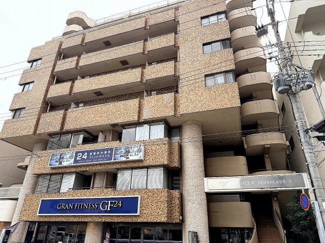 クレドール西明石IIIの外観写真