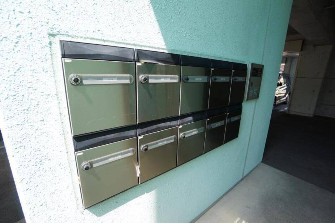 エントランス　メールBOX