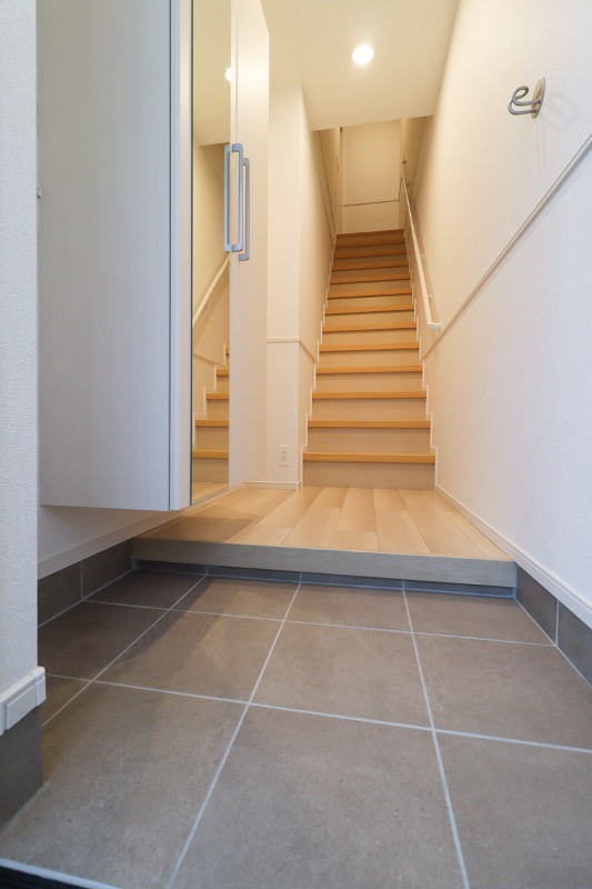 玄関　図面と現状に相違がある場合には現状を優先