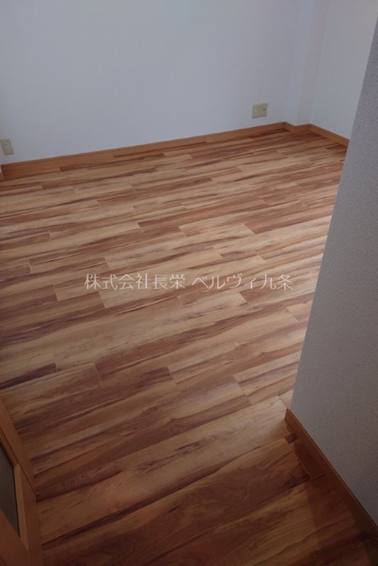 居室・リビング　床貼替