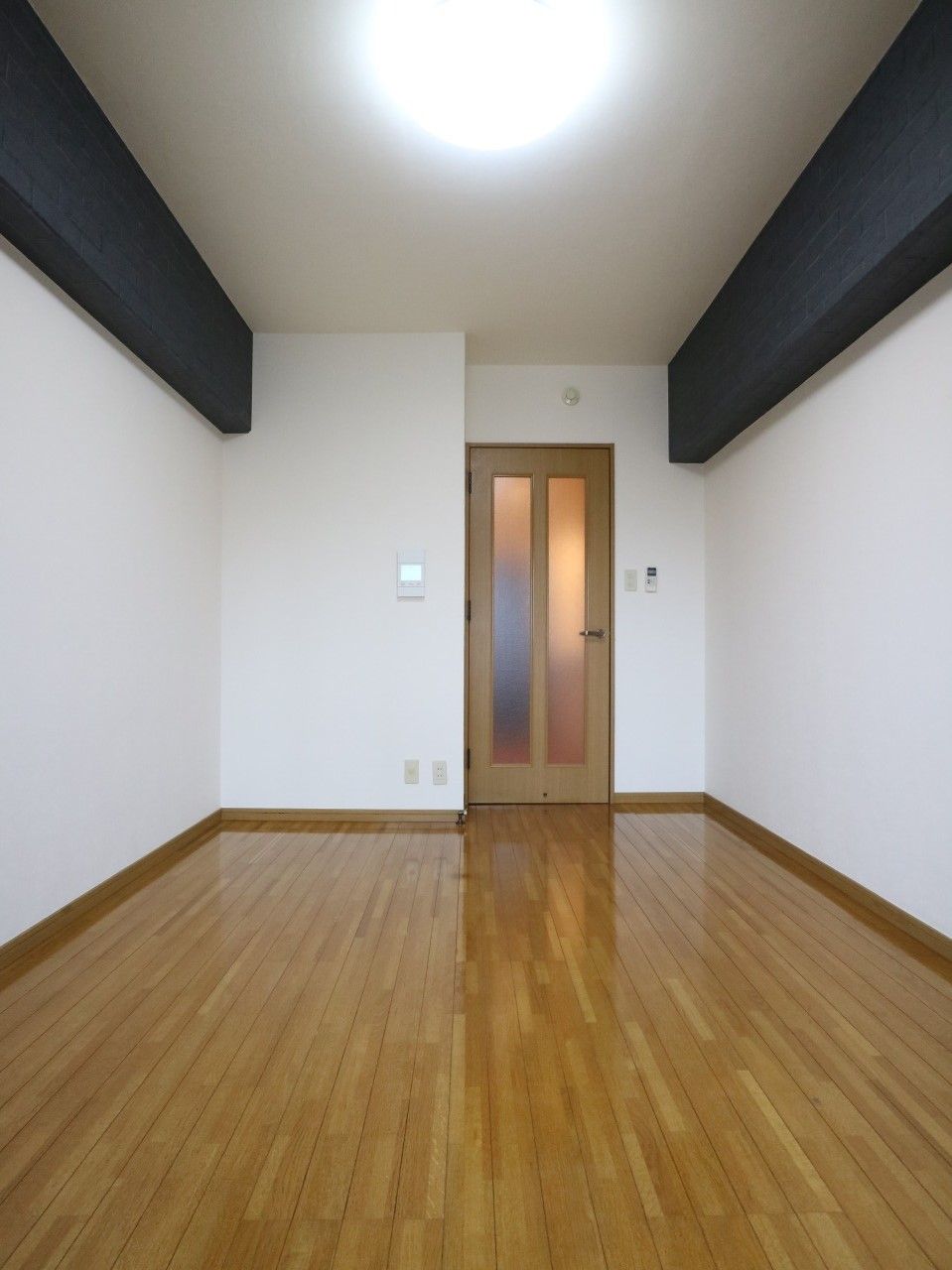 居室・リビング　同物件別室写真