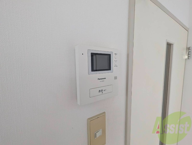 セキュリティ　ＴＶモニター付インターホンです。来客者の顔が見えるので安心！