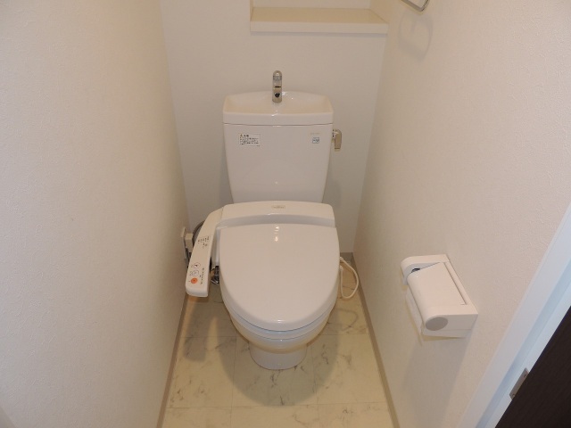 トイレ　※同マンション別部屋の参考写真です