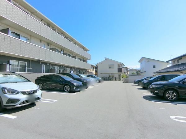 駐車場　★南側駐車場★