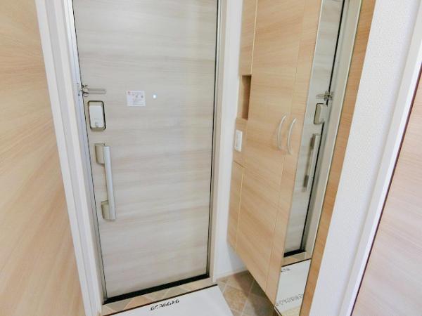 玄関　※写真は別のお部屋のイメージです。現状優先。
