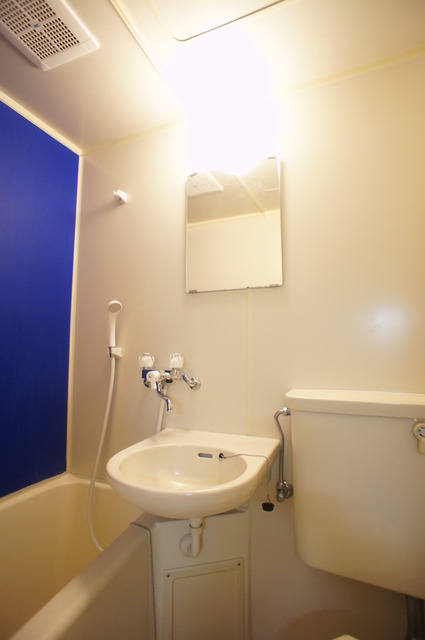 洗面設備　洗面ボウルも付いているのでお出掛け準備らくらくですね♪