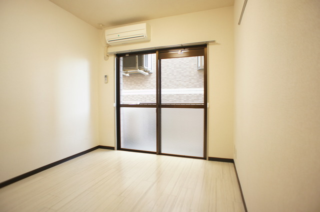 居室・リビング　明るい雰囲気で暮らしやすい！優しい質感の室内がオススメ☆