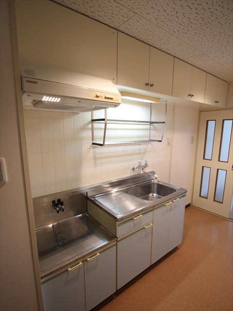 その他　松山市御宝町　サンタルシア　キッチン