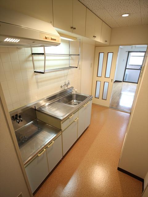 キッチン　松山市御宝町　サンタルシア　キッチン