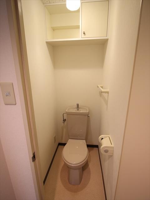 トイレ　松山市御宝町　サンタルシア　トイレ