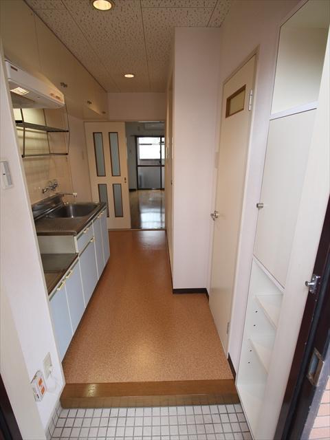 玄関　松山市御宝町　サンタルシア　玄関