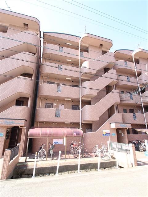 建物外観　松山市御宝町　サンタルシア　外観