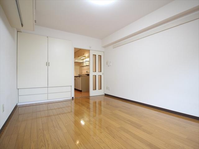 居室・リビング　松山市御宝町　サンタルシア　リビング