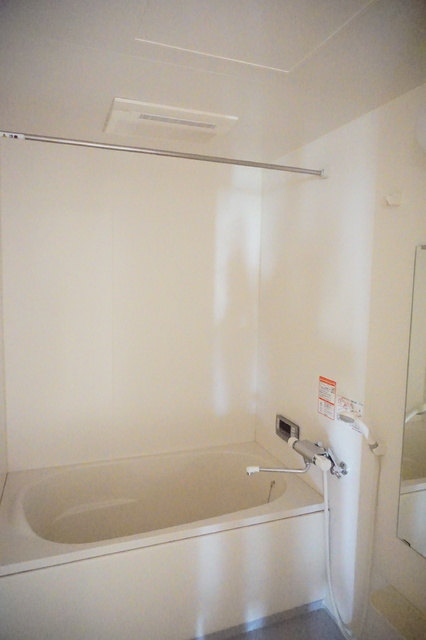 バス・シャワールーム　追焚給湯と浴室乾燥機付き