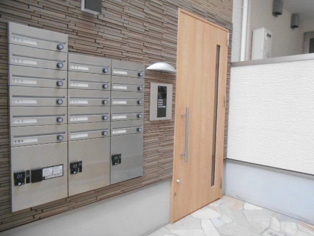 エントランス　オートロック・宅配ＢＯＸ完備！