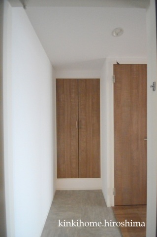 玄関　写真は別のお部屋です。（現況を優先してください）