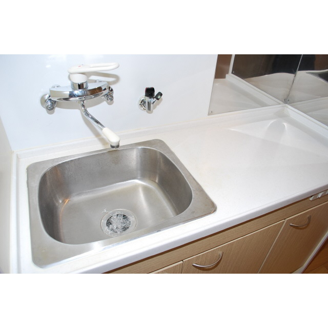 キッチン　コンパクトなキッチンで掃除もラクラク