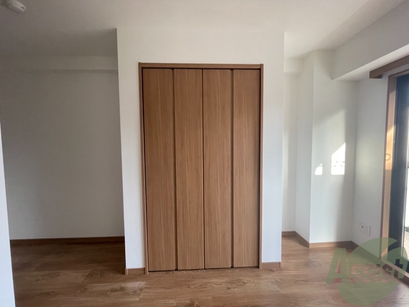 収納　収納はこちらのクローゼットをお使いください。