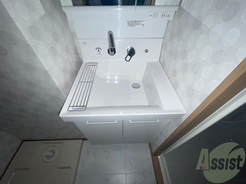 洗面設備　洗面台は独立しています。朝の身支度はこちらでどうぞ～