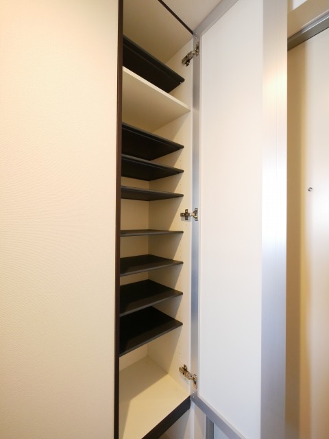 その他設備　シューズクローゼット付きです。