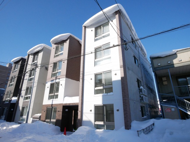 建物外観　お問い合わせの際は「グランディール本郷通」とお伝えください♪