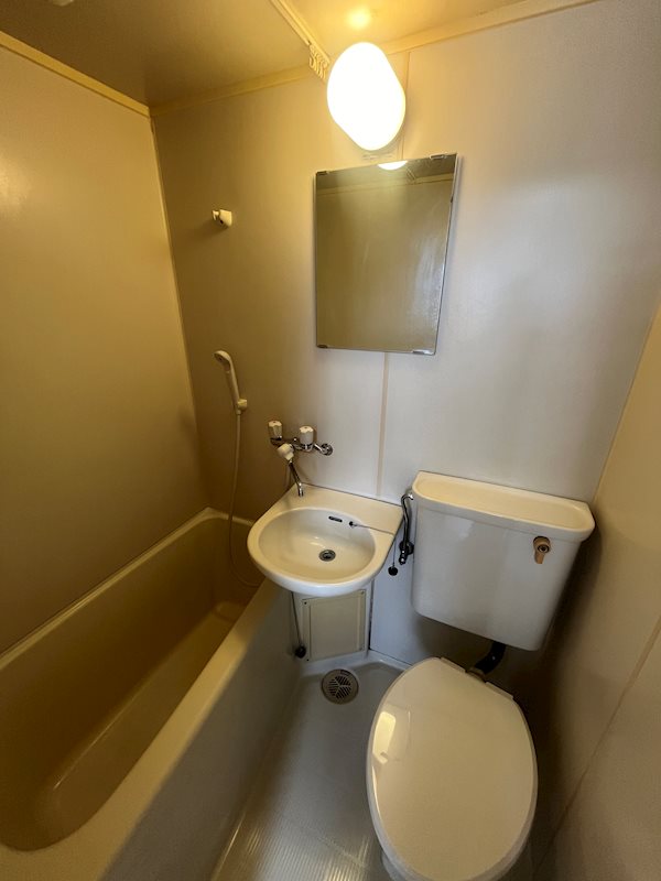 バス・シャワールーム　お掃除が簡単な3点式ユニットバス！です★