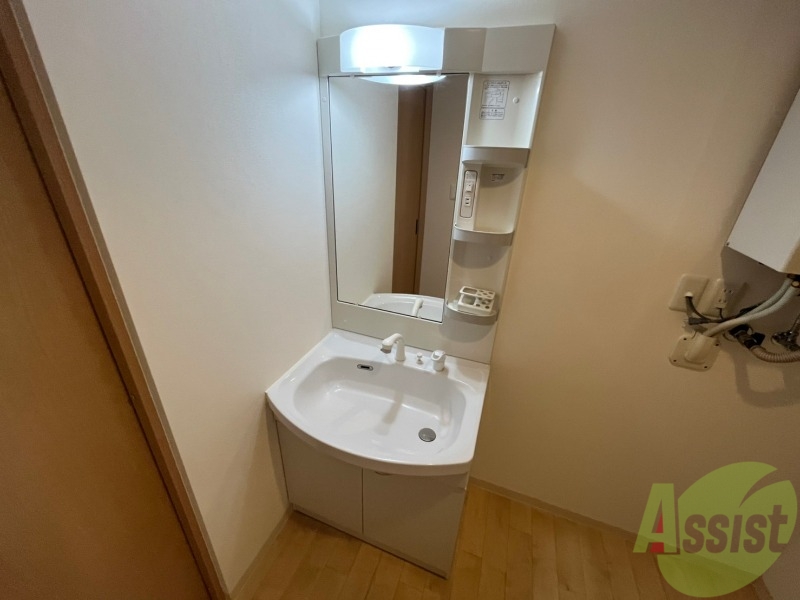 洗面設備　こちらに洗面台があります。朝の洗顔はこちらで。