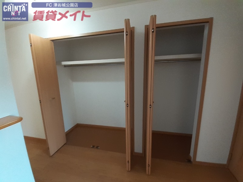 収納　同型参考写真