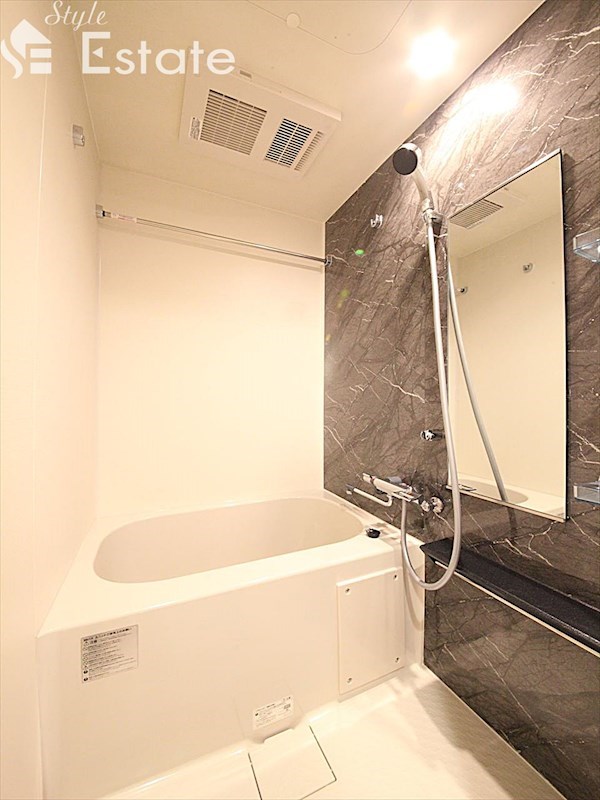 バス・シャワールーム　バスルーム