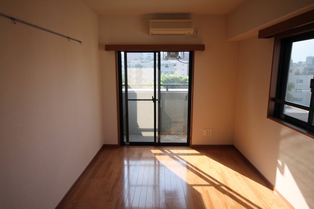 居室・リビング　※別部屋　参考写真上層階