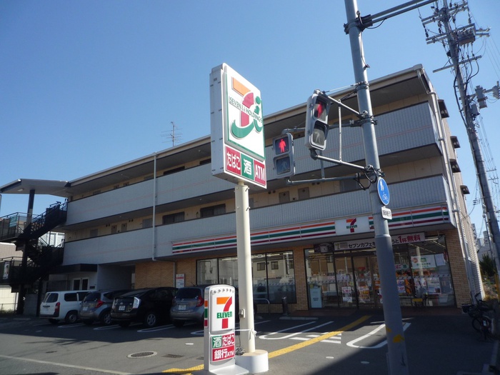 コンビニ　セブンイレブン（コンビニ）まで372m