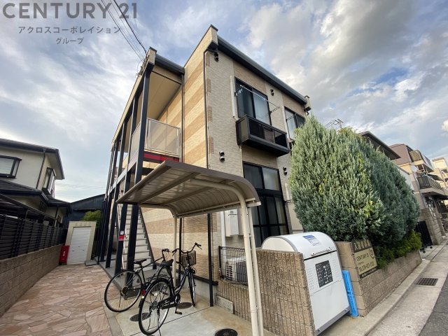 建物外観　宅配BOX付きで便利です！