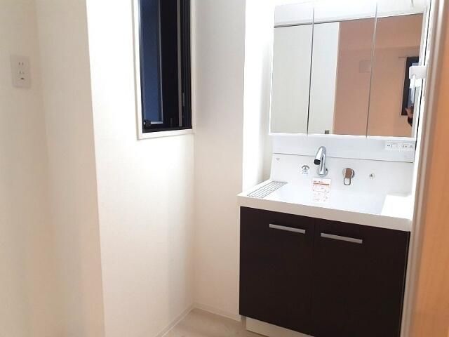 洗面設備　使いやすい洗面所です