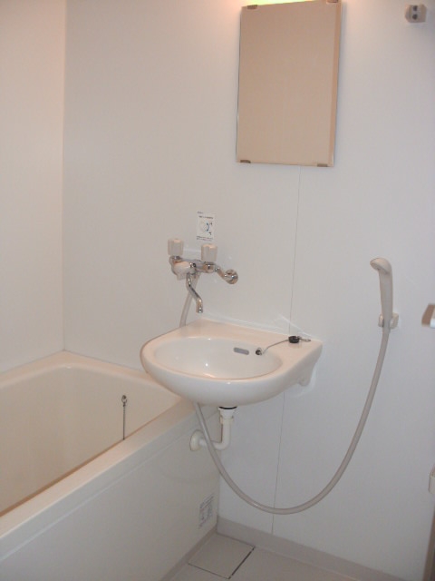 バス・シャワールーム　浴室です♪