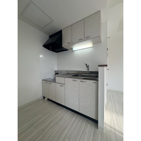 キッチン　人気で使用しやすい独立型キッチン採用です♪