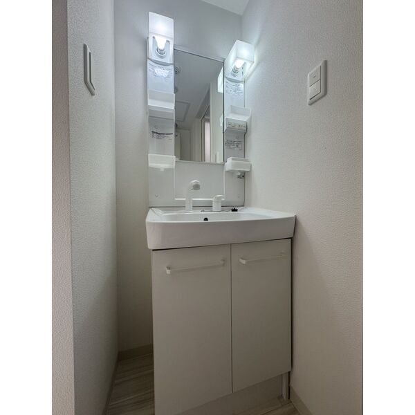 洗面設備　忙しい朝に嬉しいシャンプードレッサー完備♪