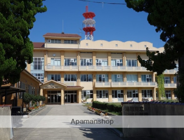 小学校　日進小学校（小学校）まで682m