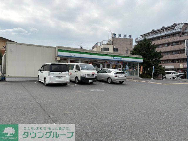 コンビニ　ファミリーマート朝霞膝折一丁目店（コンビニ）まで150m