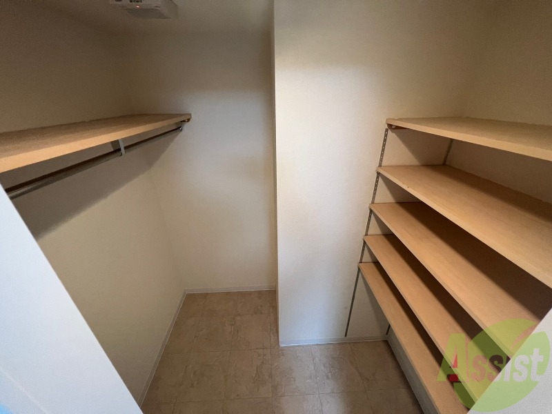 収納　嬉しいウォークインクローゼット仕様です！！