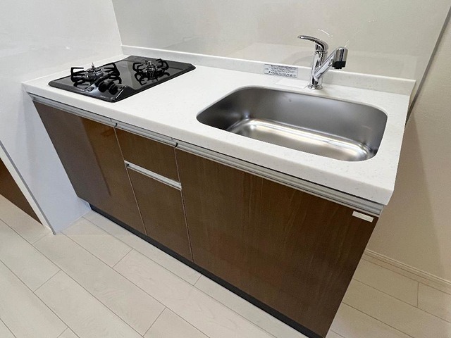 キッチン　2口コンロ付きのシステムキッチンです♪