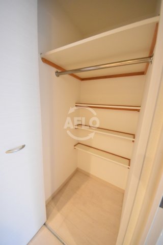 収納　アーデン土佐堀　クローゼット