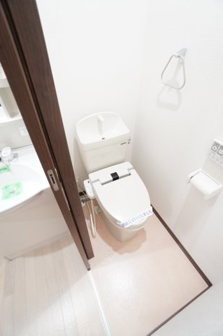 トイレ　※同物件・同タイプの写真です。
