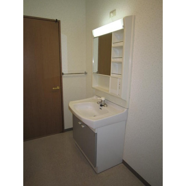 洗面設備　※同タイプ他室です