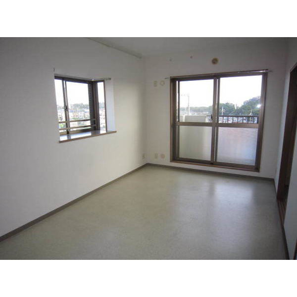 居室・リビング　※同タイプ他室です