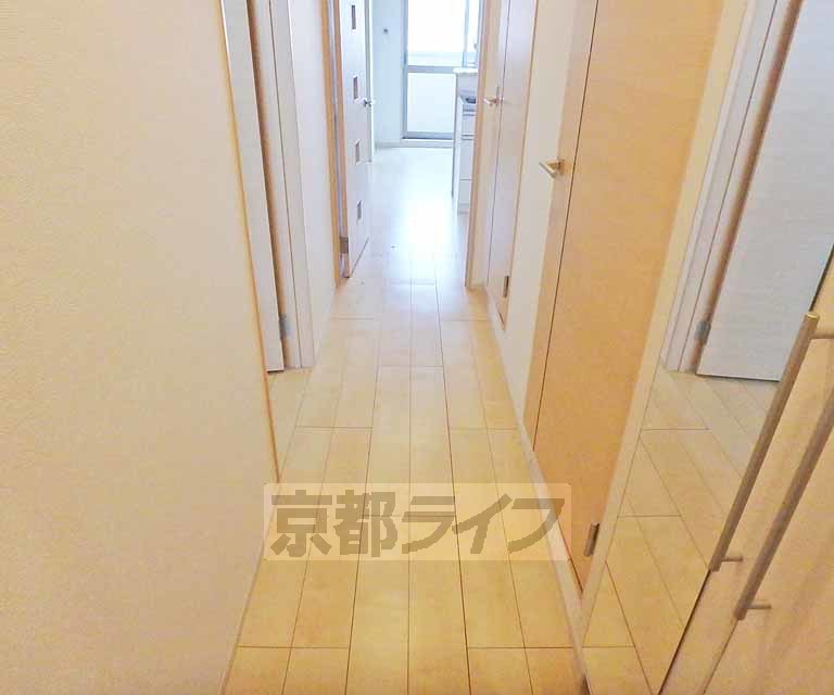 その他部屋・スペース　玄関から廊下にかけて