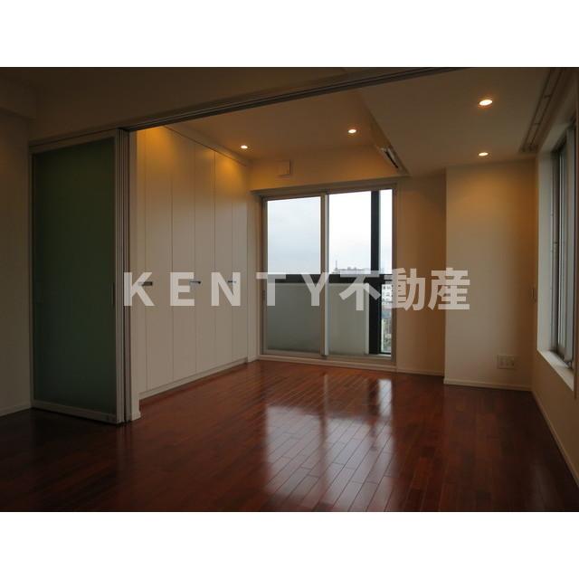 その他部屋・スペース　広くて明るい寝室