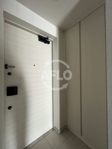 玄関　コンフォリア江坂　玄関