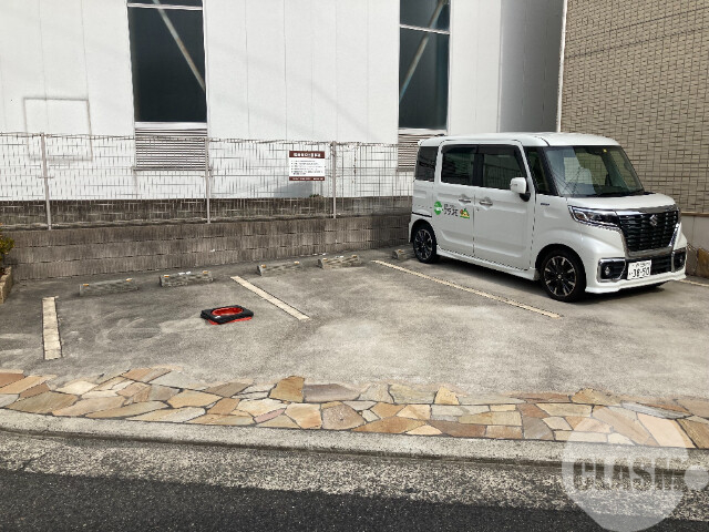 駐車場　敷地内駐車場