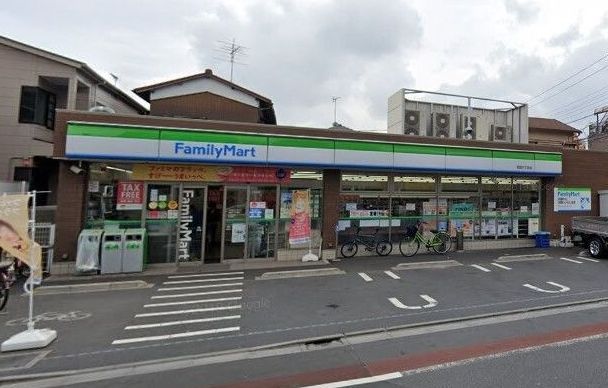 コンビニ　ファミリーマート羽田六丁目店（コンビニ）まで160m