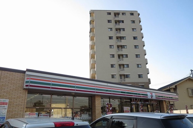 コンビニ　セブンイレブン（コンビニ）まで350m